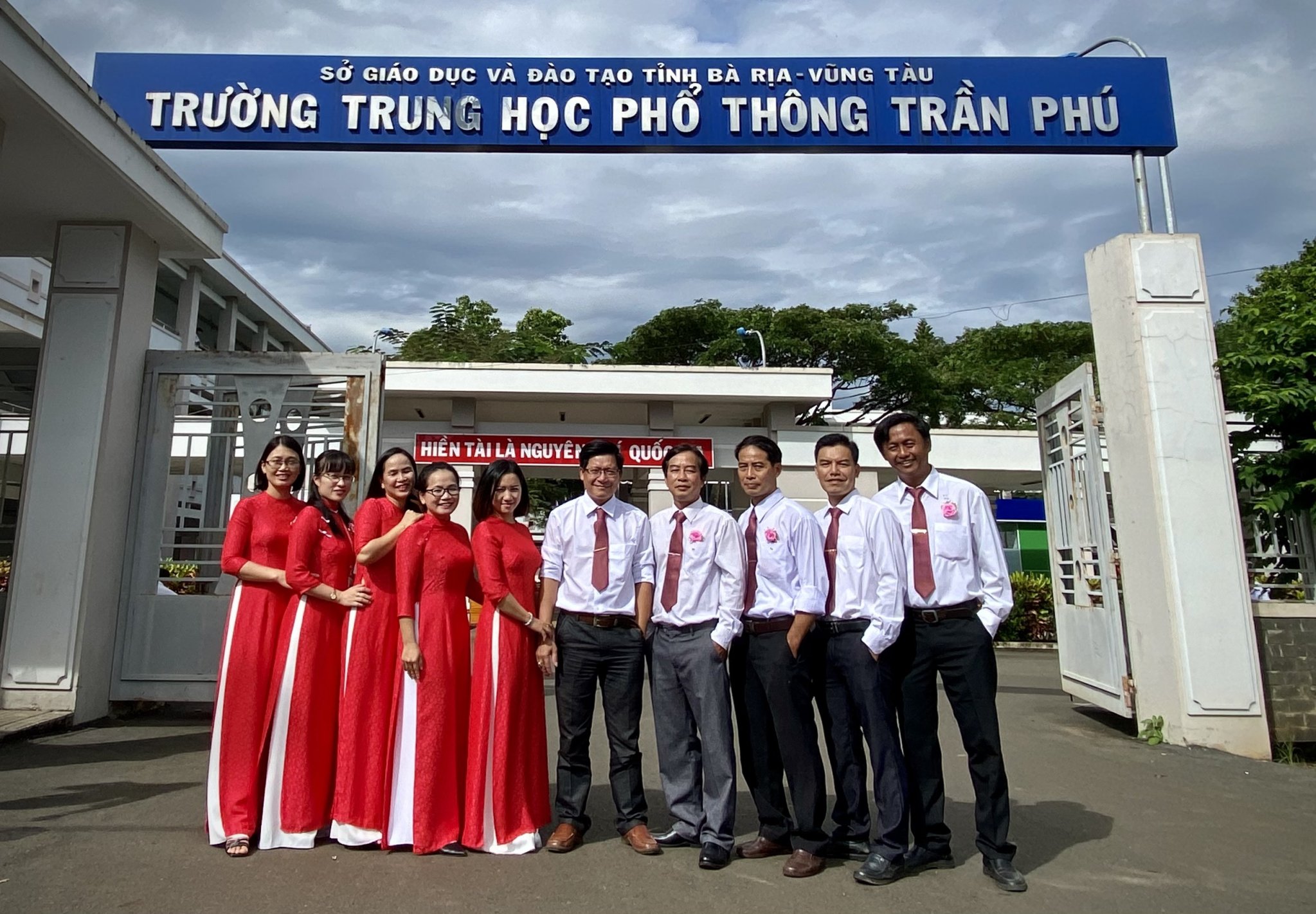 BÀI TẬP HÌNH TRỤ